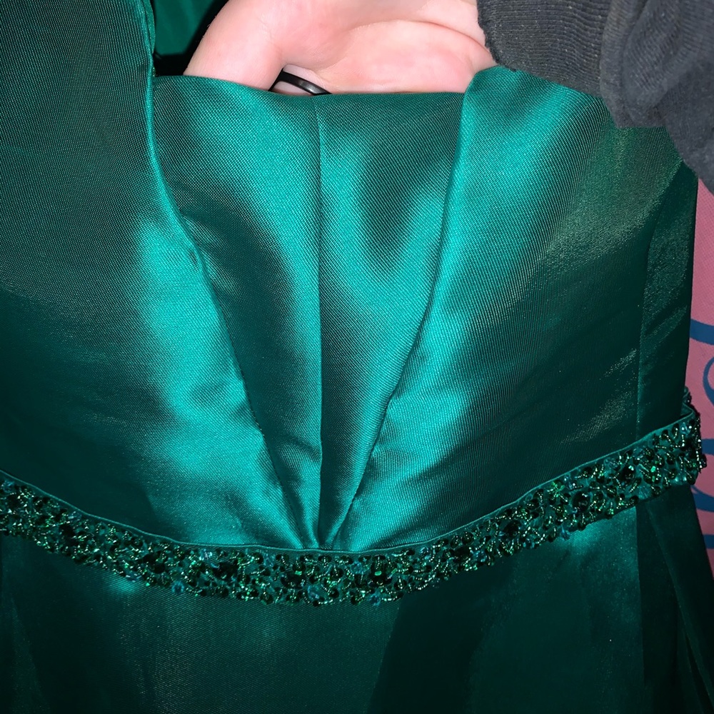 PLUS SIZE PROM DRESS - Picture 3 of 6